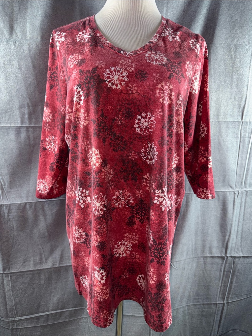 2722-Woman Within Red Snowflake-Print V-Neck Short-Sleeve Top